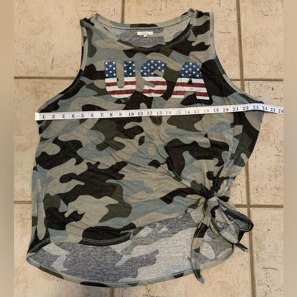 💜 Maurices Size 2 Camo USA Graphic Tie-Front Tank Top - Picture 6 of 6